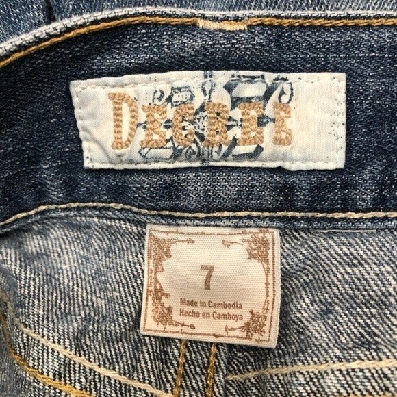 Decree Distressed Denim Shorts Size 7 - Picture 4 of 5